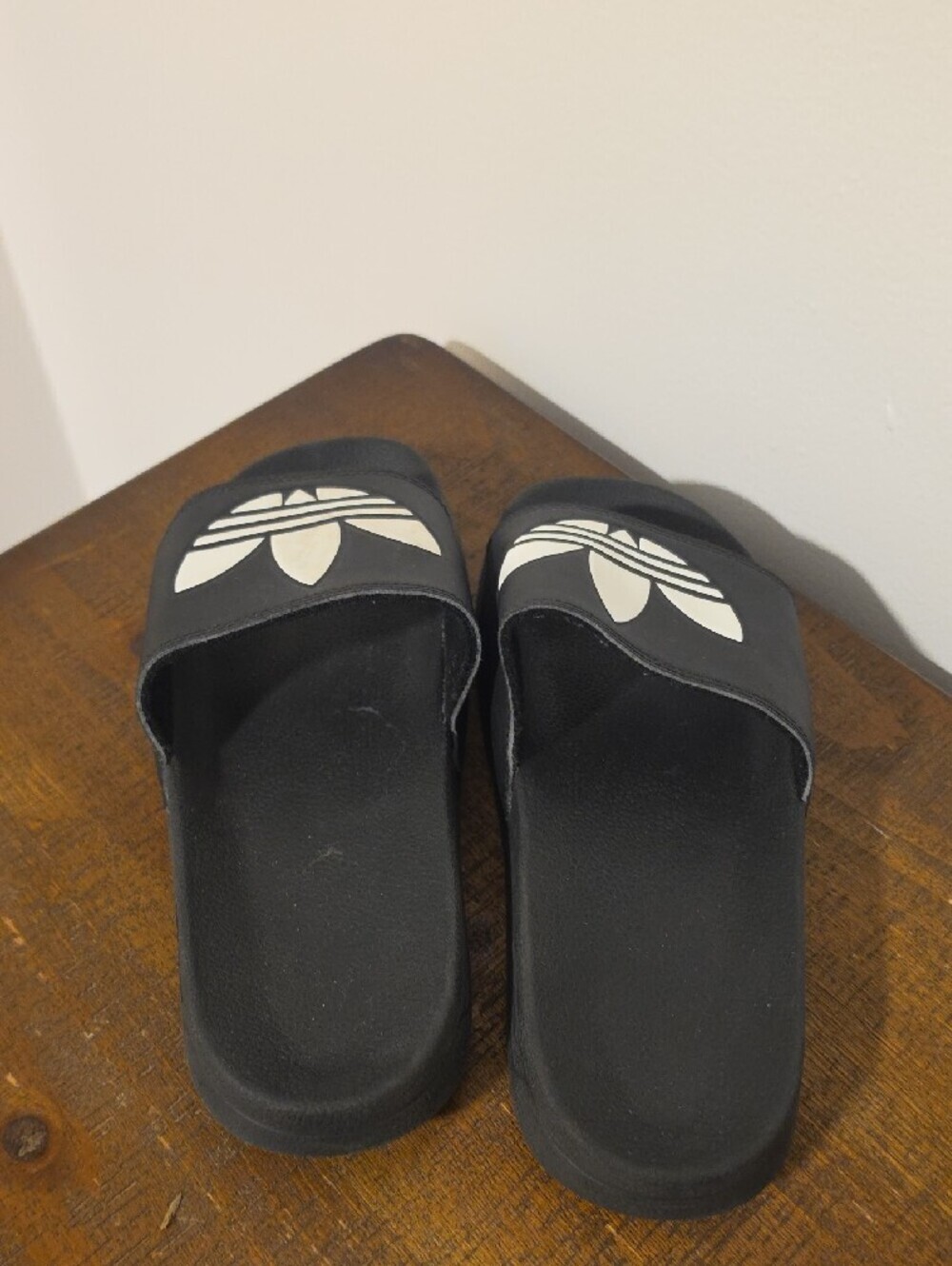Adidas Kids Black Slides with White Trefoil Logo - Picture 2 of 4